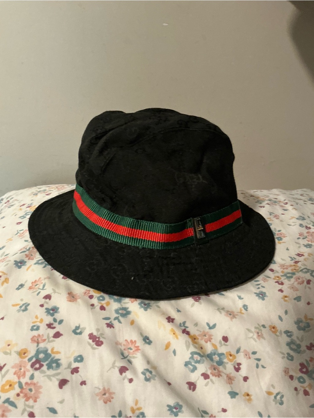 Gucci Black Bucket Hat with Green and Red Web Band